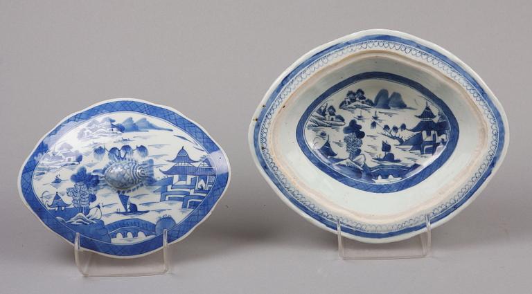 LOCKKAROTT, porslin, Kina 1800-talets första hälft.
