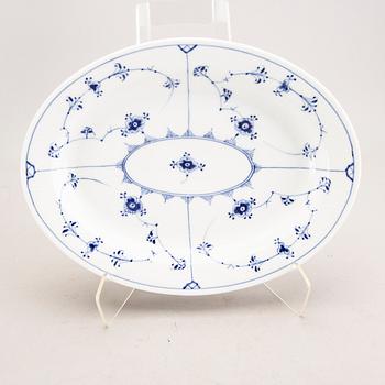 A Royal Copenhagen Muselmalet halvblonde 1940s 51 pcs porcelain dinner service.