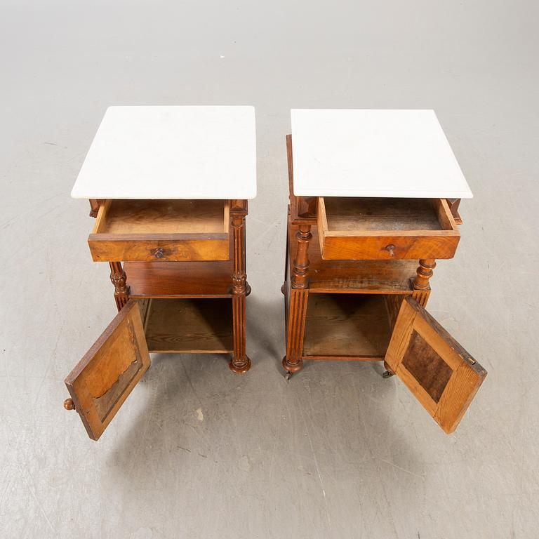 Sängbord ett par nyrenässans sent 1800-tal.