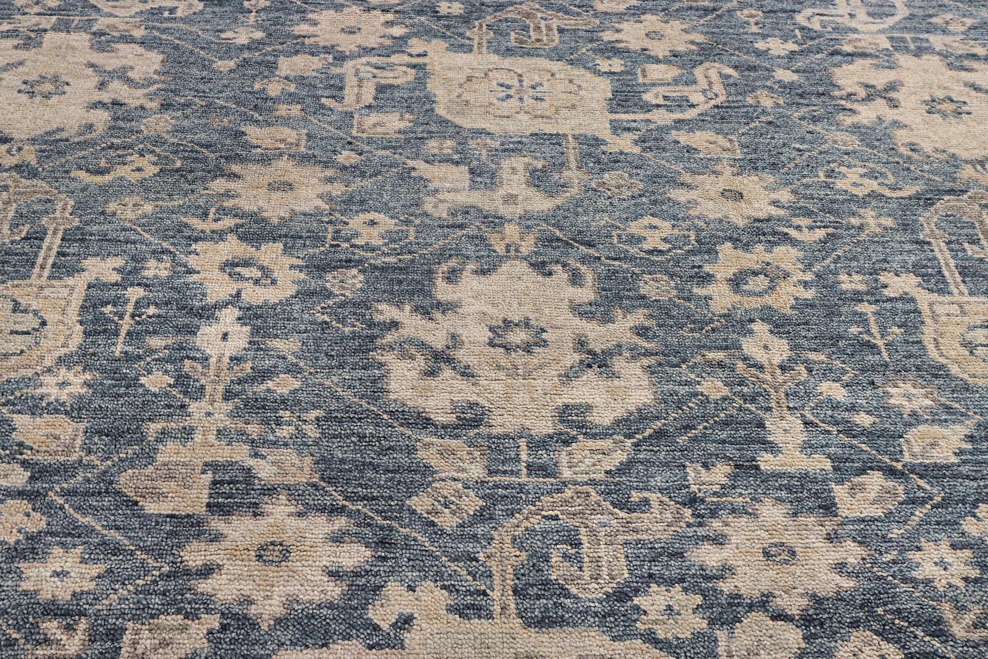 Matta, med sk. Mamlukdesign, ca 307 x 253 cm.