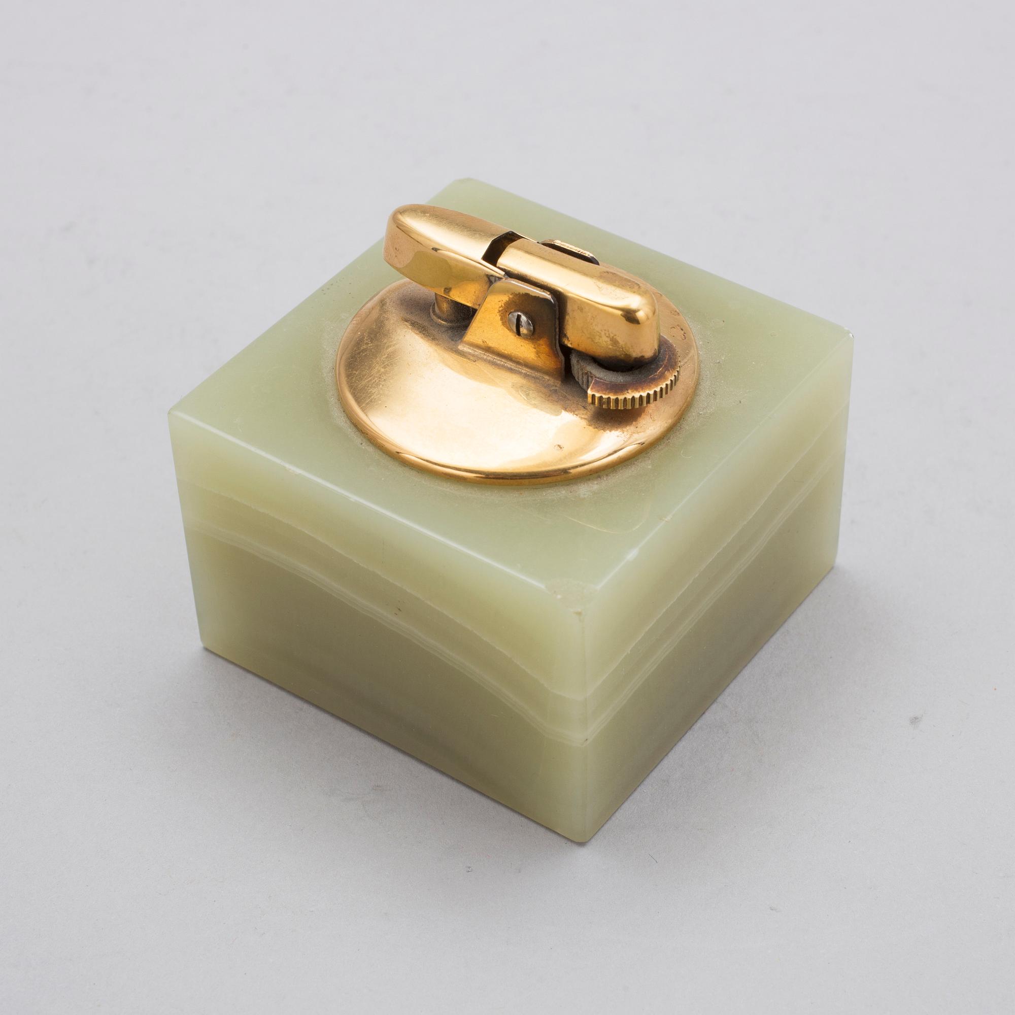 ASKFAT, LOCKASK OCH CIGARETTÄNDARE, onyx. 1900-talets andra hälft.