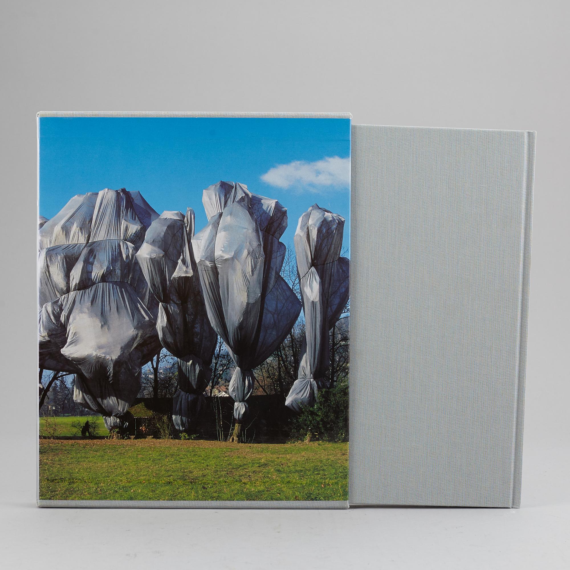 BOOK, "Christo and Jeanne-Claude, Wrapped Trees, Basel 1997–1998", 641/1000.