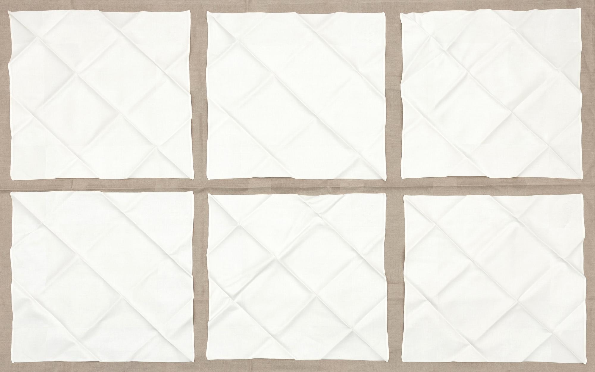Ingrid Dessau, a linen damask tablecloth and six napkins, 'Nobel', Klässbols Linneväveri.
