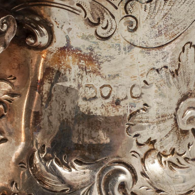 BÄGARE, silver, nyrokoko, London 1834. Vikt ca 184 gram.