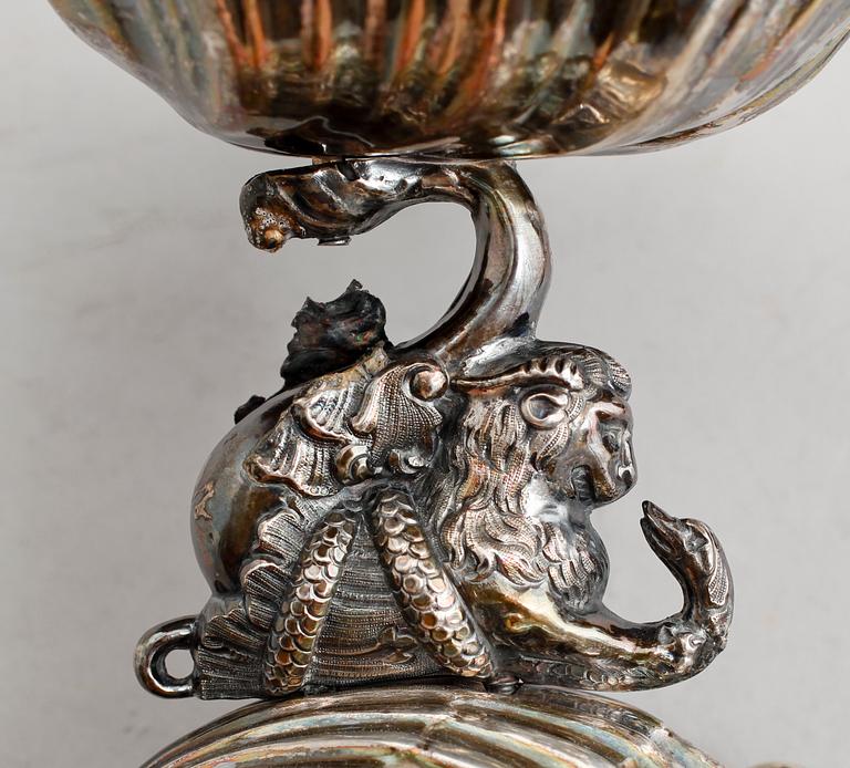 SKÅL PÅ FOT, silver, Ryssland, sekelskiftet 1900. Vikt ca 276 gram.