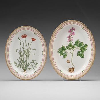 A pair of Royal Copenhagen 'Flora Danica' dishes, Denmark, 20th Century.