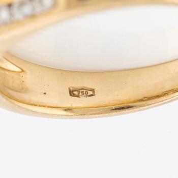 Ring, 18K guld med briljantslipade diamanter, Italien.