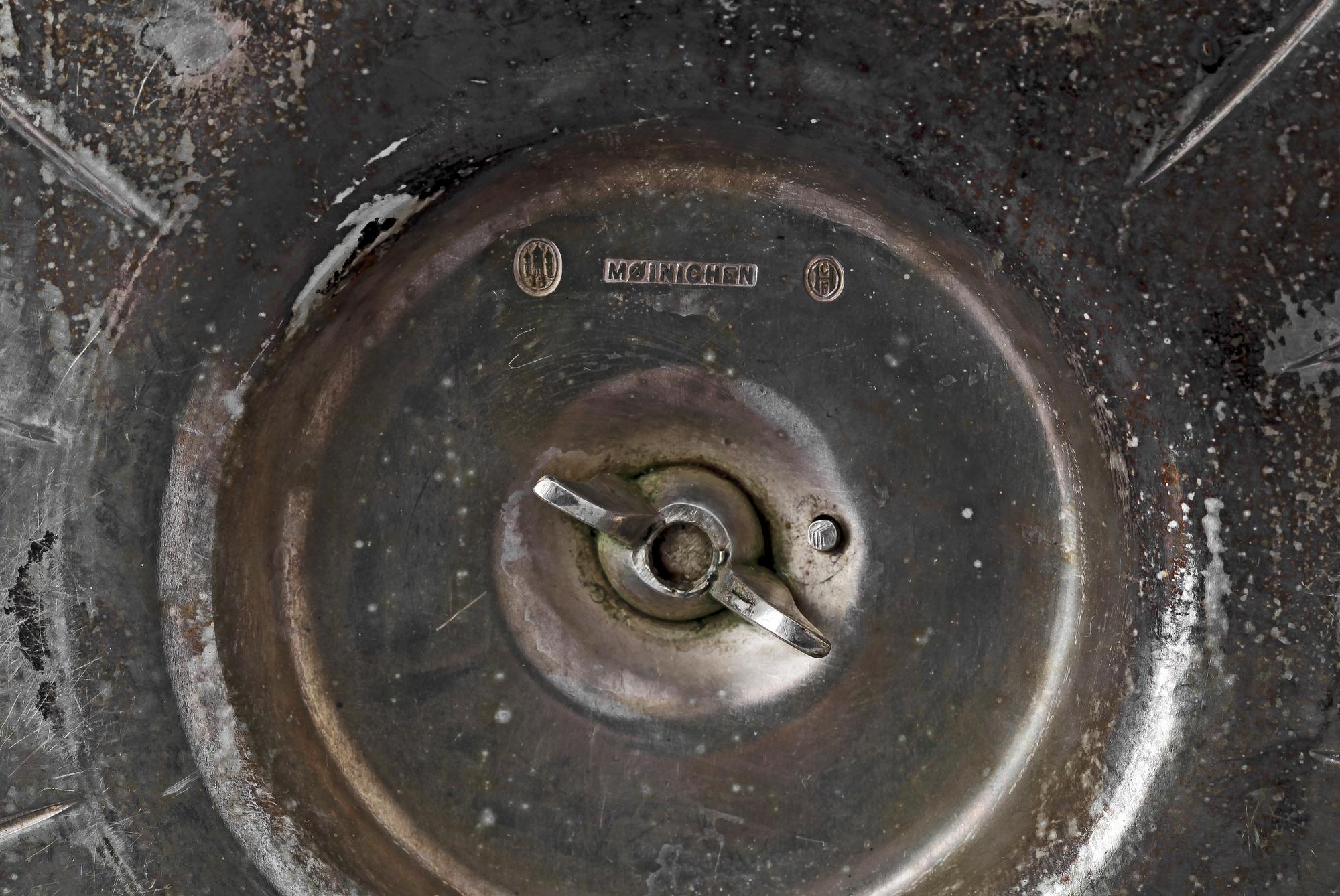 SÅSSKÅLAR, ett par, silver, varav en silverhalt 830. Christian F Heise, Köpenhamn, Danmark. 1916. Vikt ca 838 g.