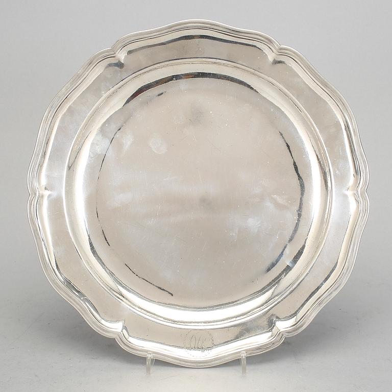 FAT, silver, troligen Neuchatel, Schweiz, 1700-talets andra hälft. Tot. vikt 1428 gram.