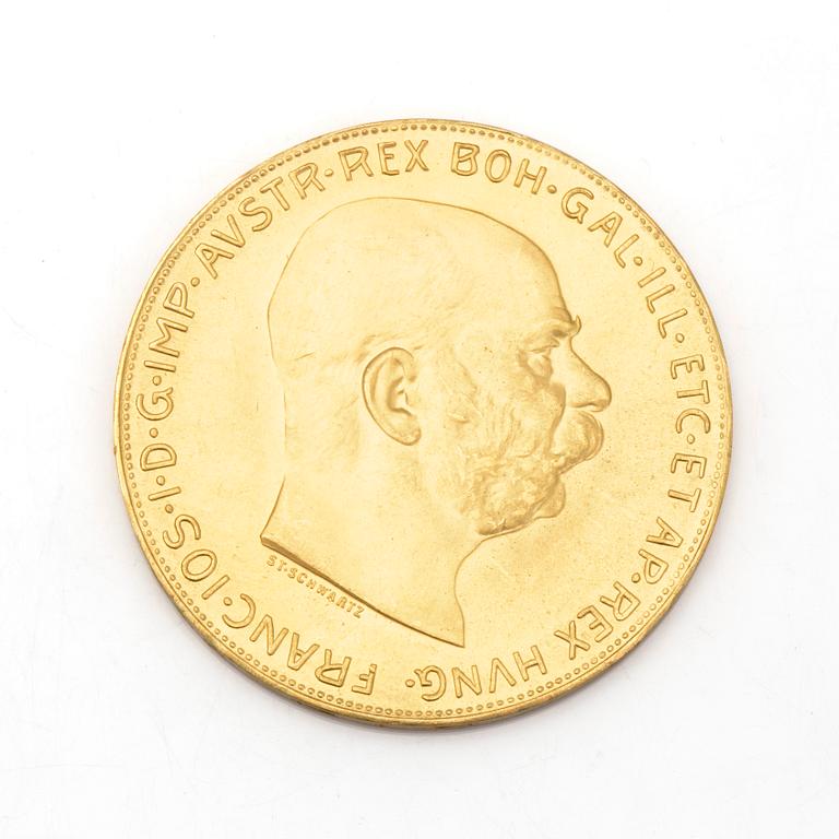 GULDMYNT, 21,6 K, 100 Corona, Kejsarriket Österrike-Ungern, 1915. Vikt ca 34 gram.