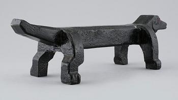 ELDHUND, gjutjärn, 1900-talets andra hälft.