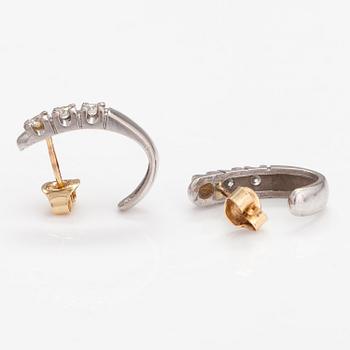 ÖRHÄNGEN, 14K vitguld, diamanter ca 0.42 ct tot. Silván.