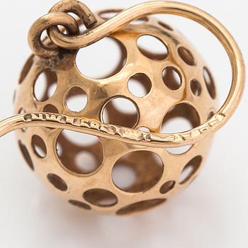 Liisa Vitali, A pair of earrings and a ring made of 14K gold "Leppäkerttu". Westerback, Helsinki 1968-69/1969-70.