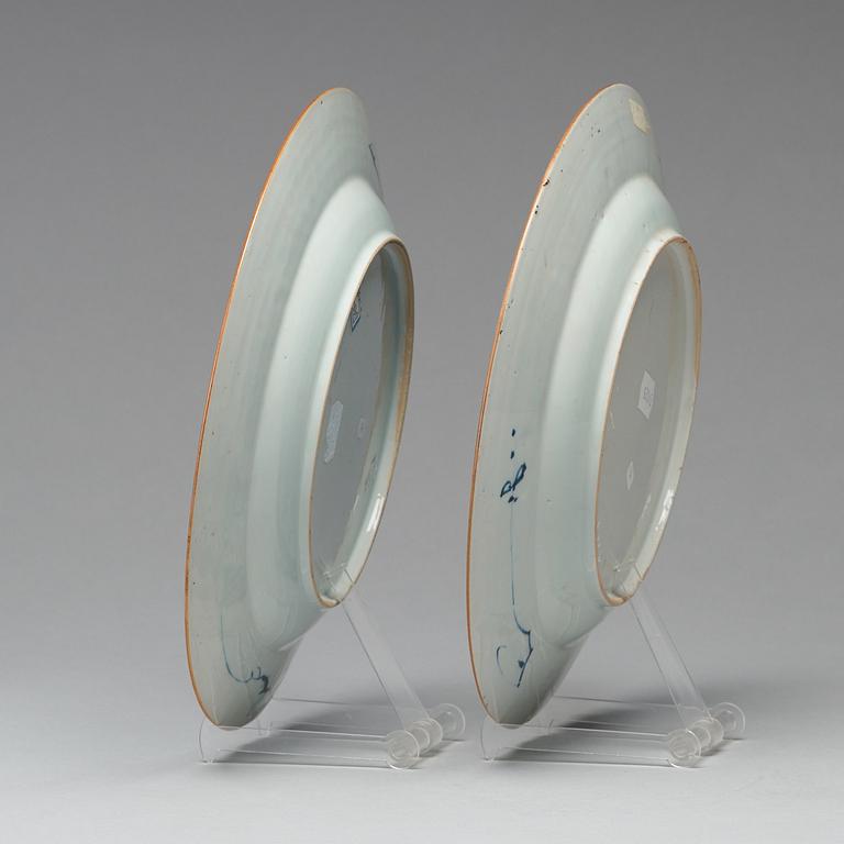 A pair of blue and white dishes, Qing dynasty, early 18th Century.