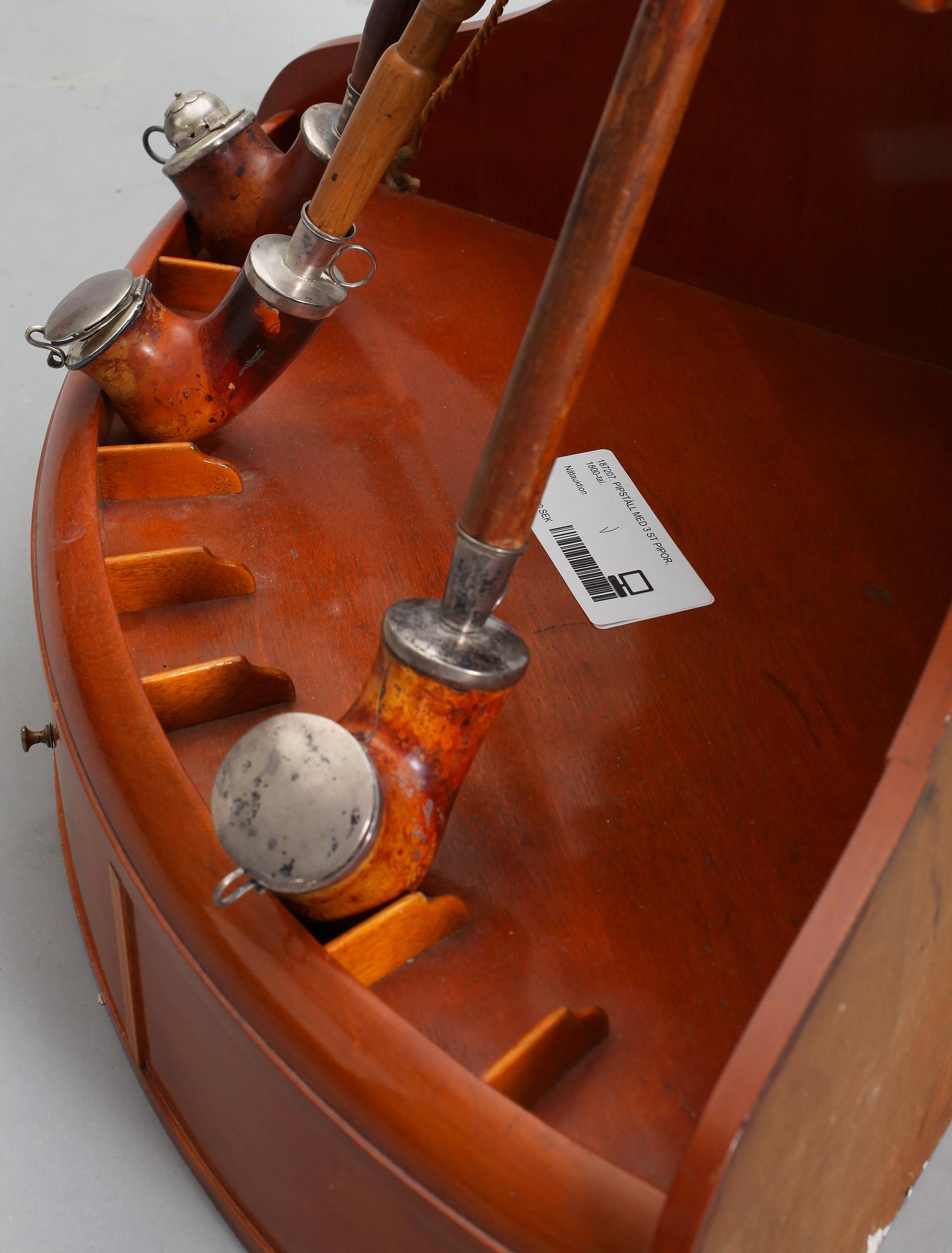 PIPSTÄLL med PIPOR, 3 st, 1800-tal.