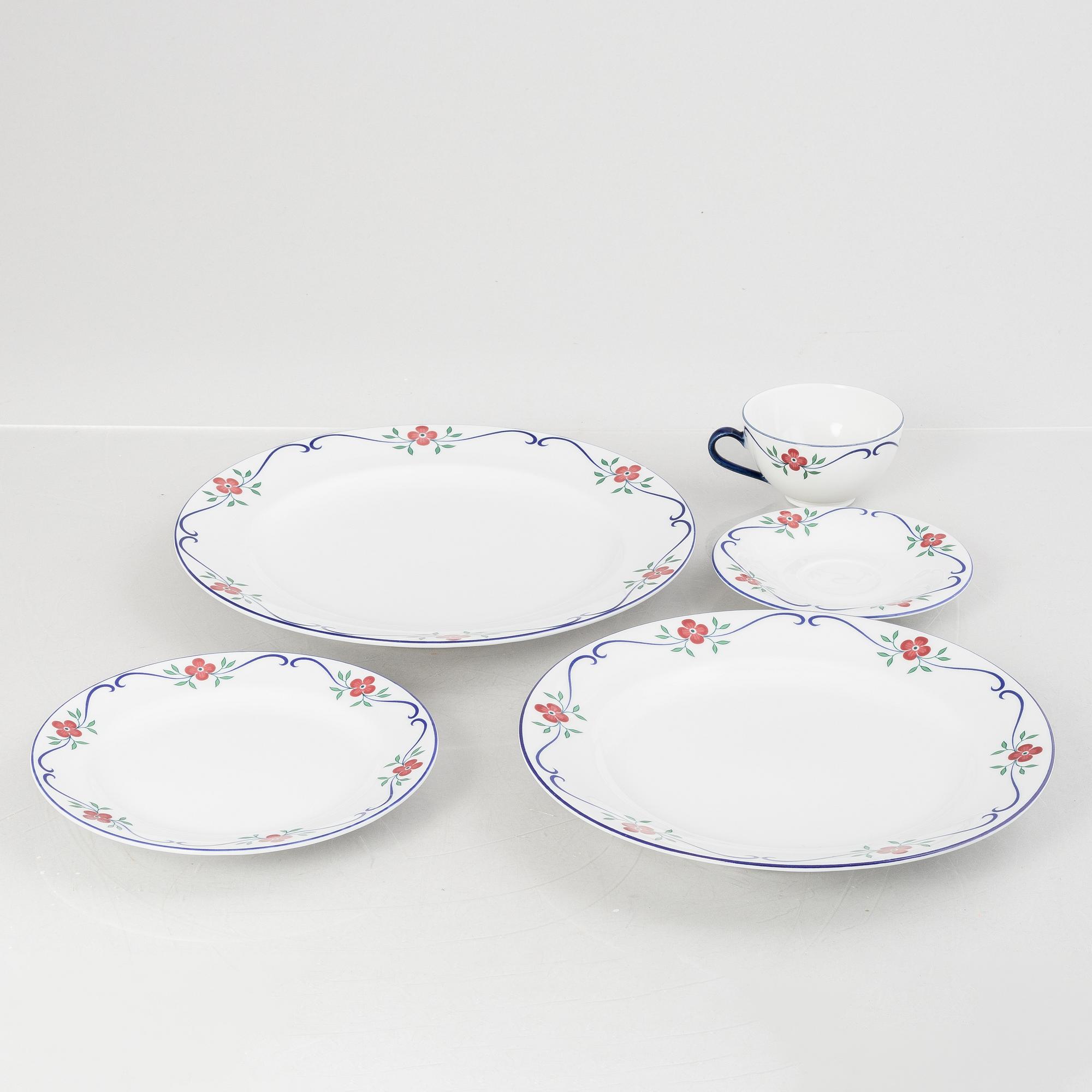 Pia rönndahl, a 66-piece service, "Sundborn", Rörstrand, Sweden.