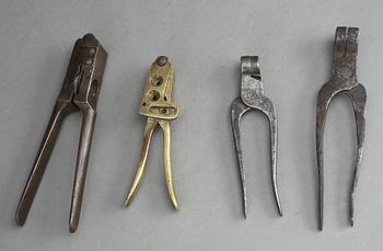 GJUTTÄNGER, 4 st, mässing/järn 1800-tal.
