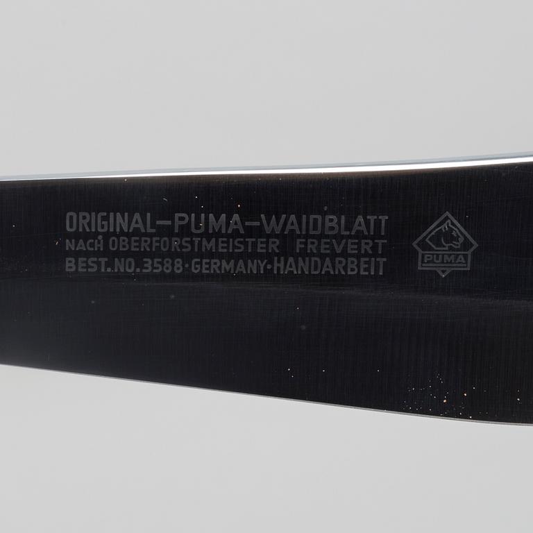 Two 20th century Puma "Waidblatt" and "Kleiner Jagdnicker" knives.