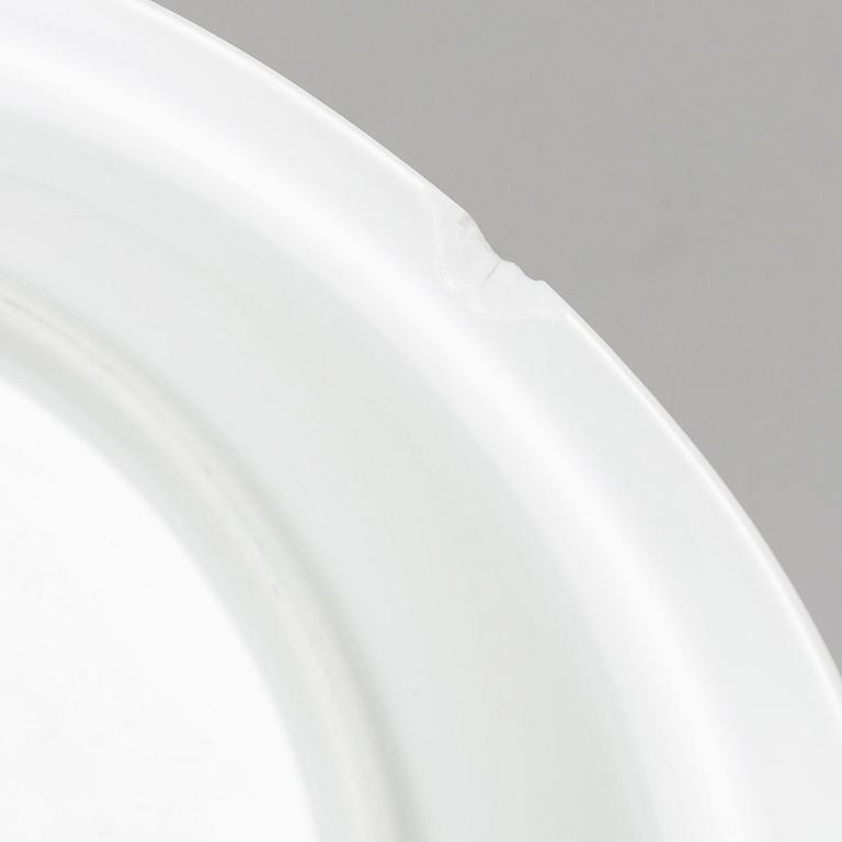 TIMO SARPANEVA, SERVISDELAR, 42 st, porslin, "Suomi", Rosenthal, Studio-line. Modellen formgiven 1976.