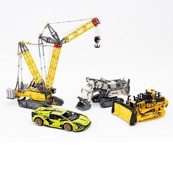 Lego, 4 byggda modeller.