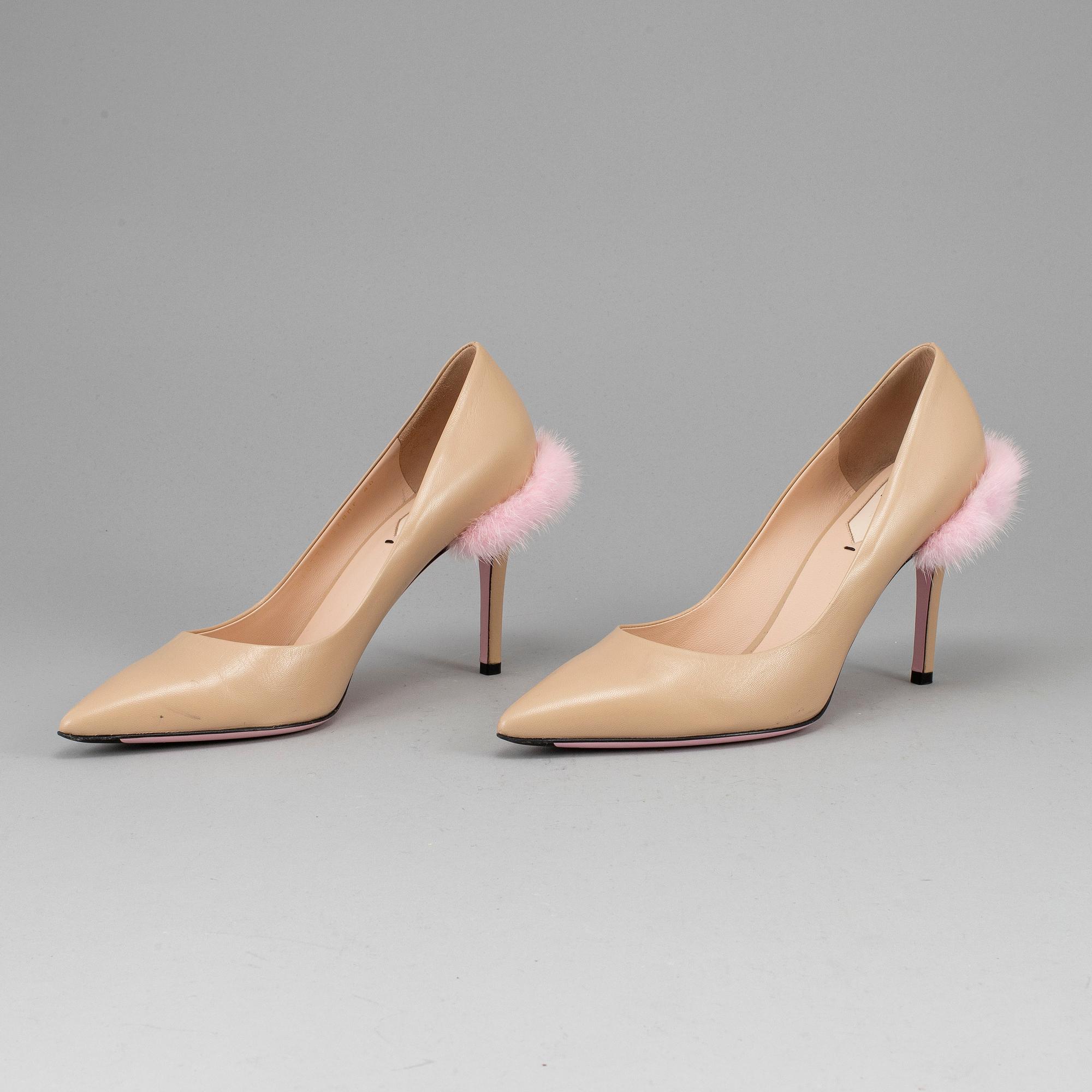 FENDI, a pair of leather hight heel shoes, size 40.