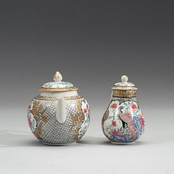 A Chinese export porcelain part tea service, Qing dynasty, Yongzheng (1723-1735).