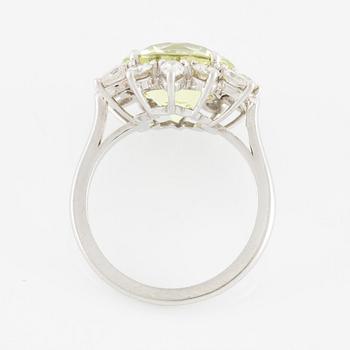 Ring, in the form of a flower, platinum with chrysoberyl and drop-cut and brilliant-cut diamonds.