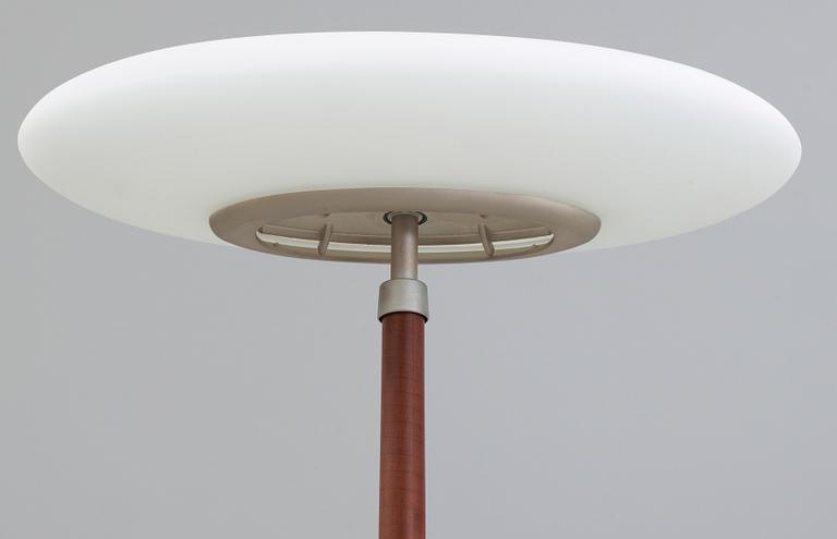 GOLVLAMPA, Arteluce, Italy. 1900-talets slut.