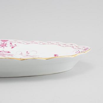 A porcelain serving dish, by Teichert-Werke in Meissen, second half of the 20th century.