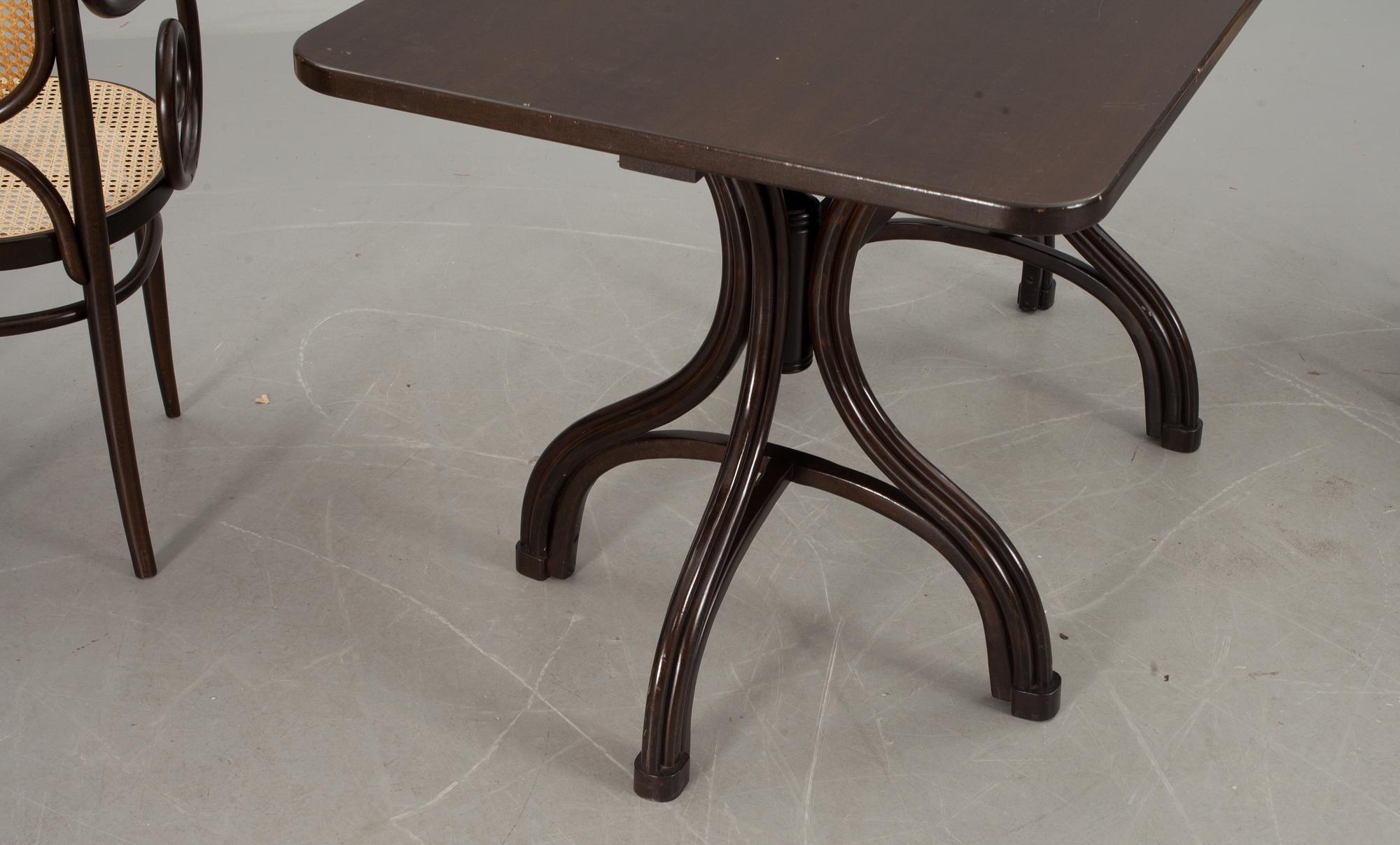 MATSALSMÖBLEMANG, 5 delar, Thonet, 1900-talets sista fjärdedel.