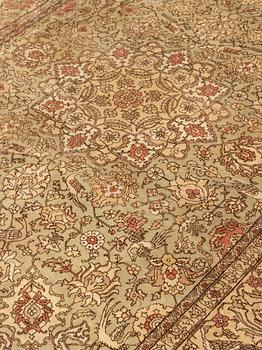 CARPET. Semi-antique Tabriz Ghanadi. 319 x 243 cm.