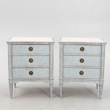 Chests of drawers, a pair, Gustavian style, 19th century.