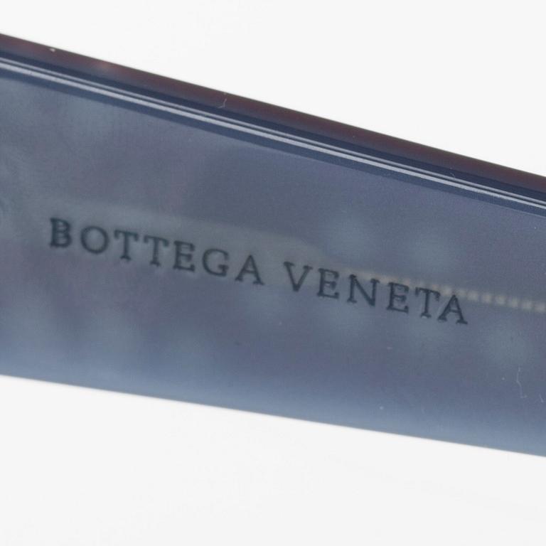 SOLGLASÖGON, Bottega Veneta.