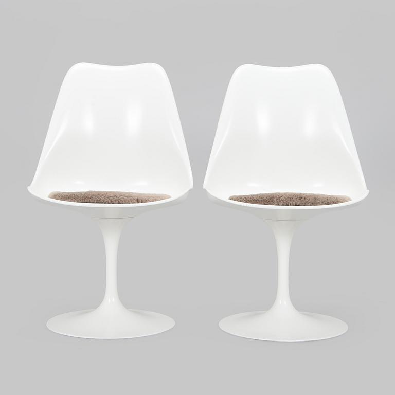 Eero Saarinen, A set of six 'Tulip' chairs, Knoll International.