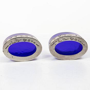Wiwen Nilsson, A pair of silver salt cellars with spoons, 1949–1950.