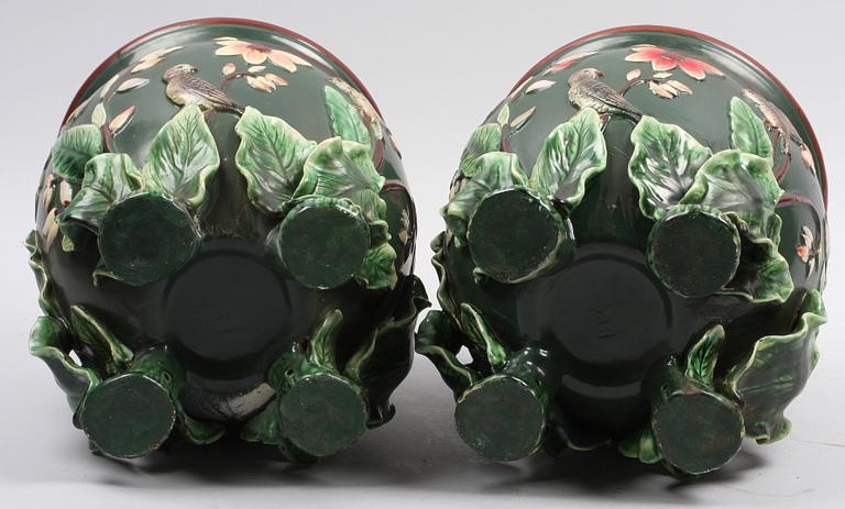 YTTERFODER, ett par, keramik, 2000-tal.