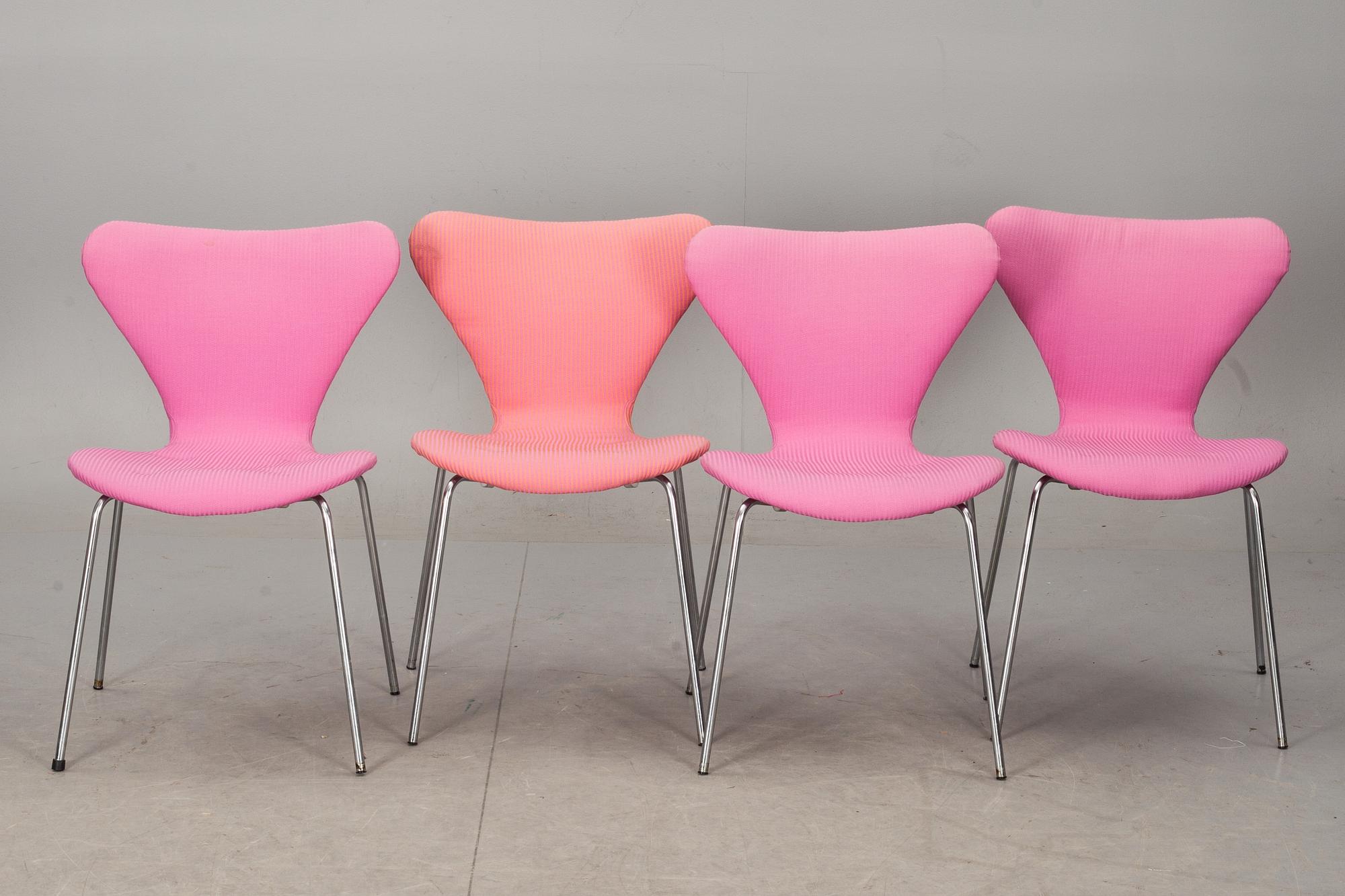 STOLAR, 4 st, "Sjuan", Arne Jacobsen för Fritz Hansen, Danmark. 1970-tal.