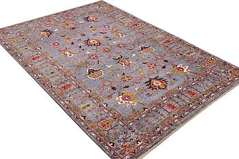 A Ziegler Ariana carpet, c. 289 x 199 cm.