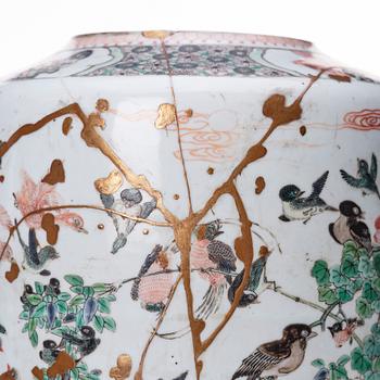 Vas, porslin. Kina, Qingdynastin, Kangxi (1662-1722).