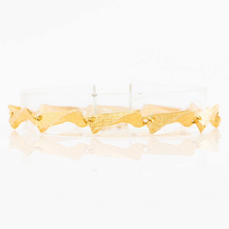 Lapponia, Björn Weckström, bracelet, “Fjällbäck”, 18K gold.