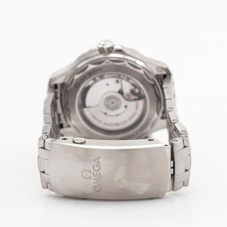 Omega, Seamaster Diver 300M, Co-Axial Master Chronometer, rannekello, 42 mm.