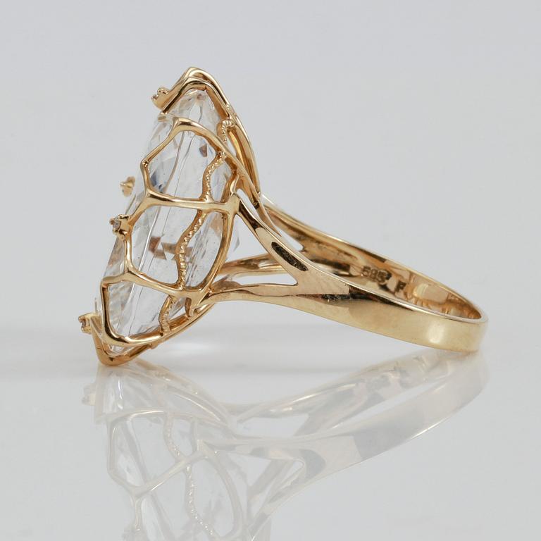 RING, 14K guld och bergkristall.