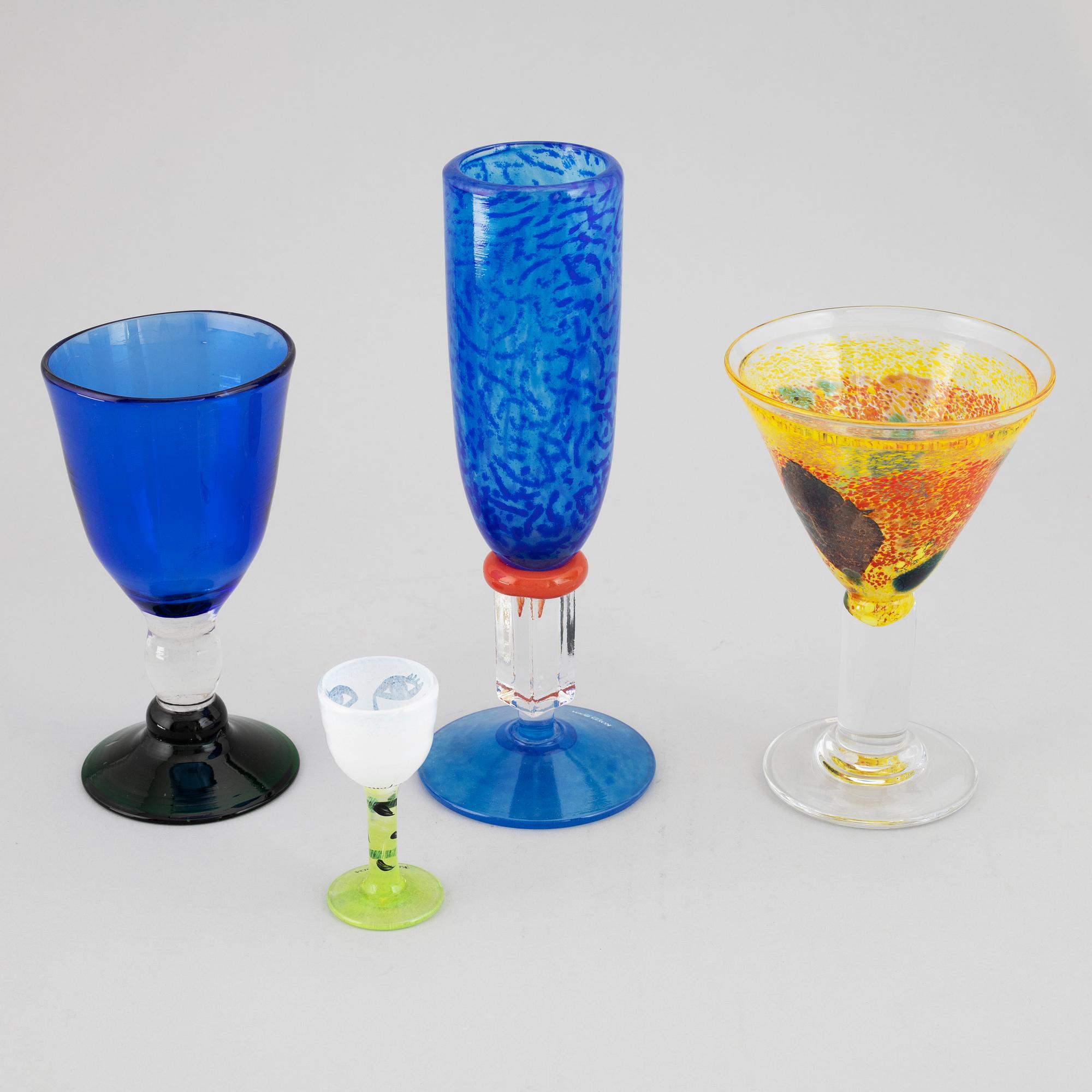KJELL ENGMAN, ULRICA HYDMAN VALLIEN, a mixed lot of four glass objects, Kosta Boda, Sweden.