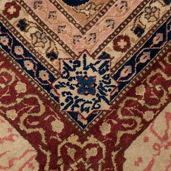 A carpet, semi-antique, Benlian Tabriz, signed Jabarzade, ca 466 x 328,5 cm.