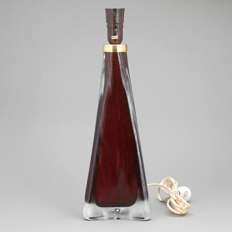 BORDSLAMPA, glas, Carl Fagerlund, Orrefors, 1900-talets andra hälft, signerad.