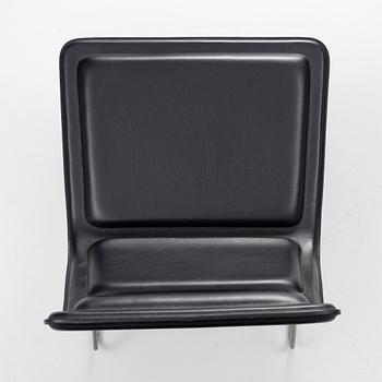 Jasper Morrison, a pair of 'Low Pad' lounge chairs, Cappellini, Italy.