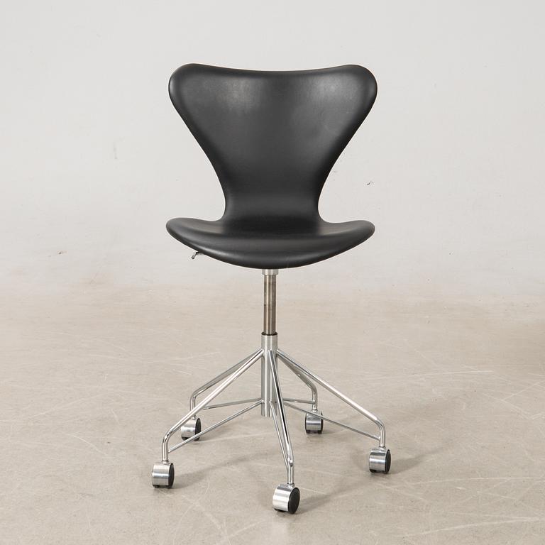 Arne Jacobsen, kontorsstol, "Sjuan", Fritz Hansen, Danmark.