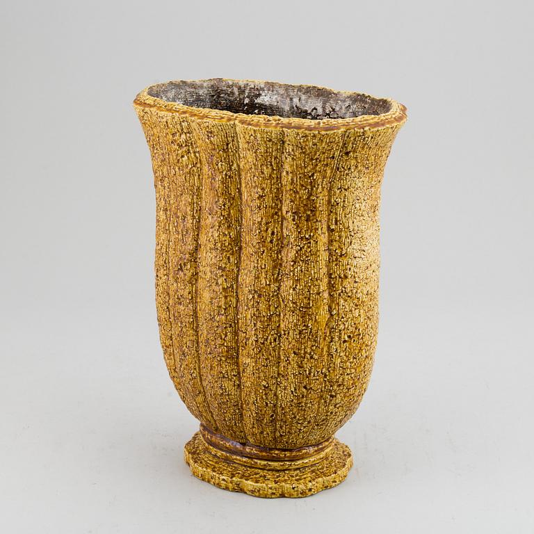 GUNNAR NYLUND, a stoneware vase, Rörstrand, mid 20th century.