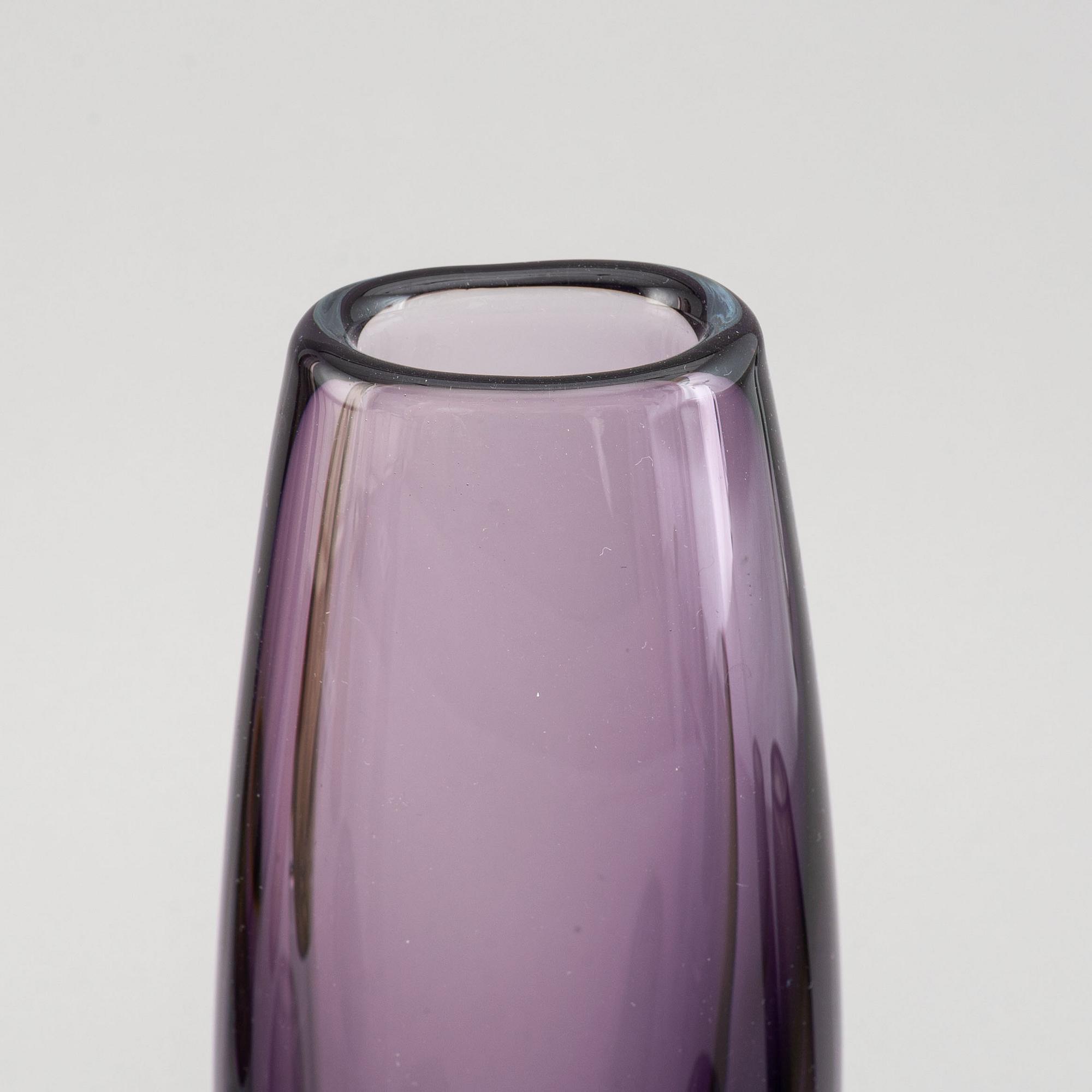 Gunnar Nylund & Asta Strömberg, a set of 9 vases for Strömbergshyttan.