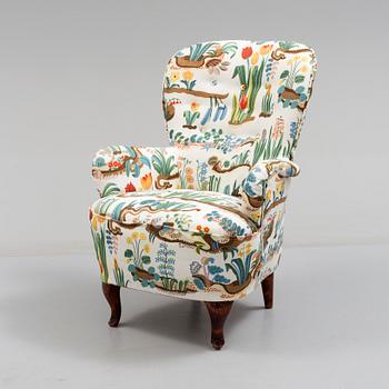 a easychair from the first half of the 20th century.